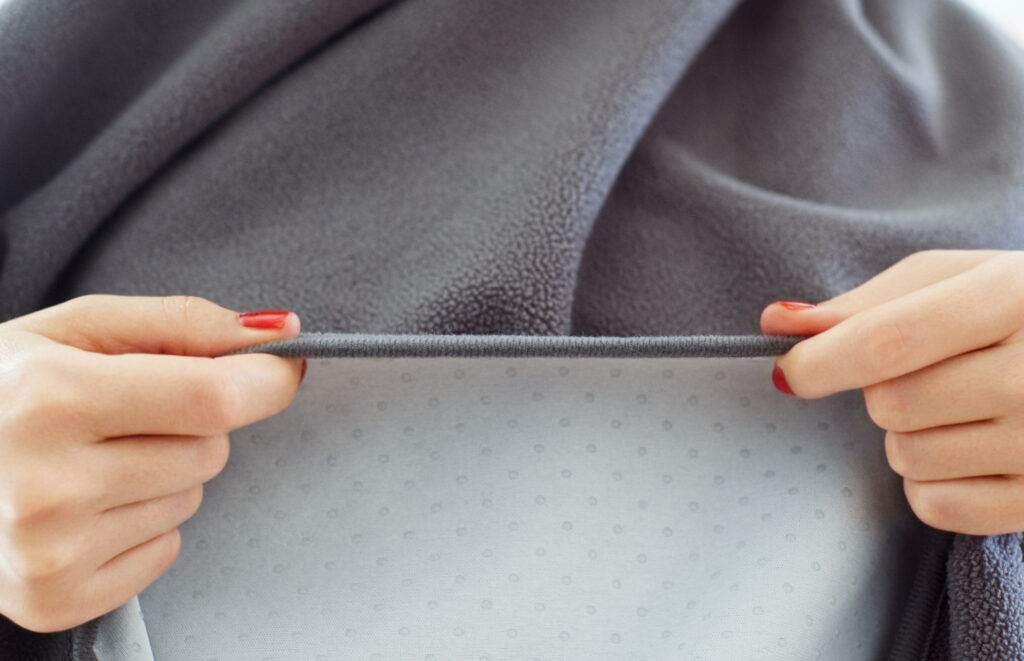 GripMe Waterproof Blanket