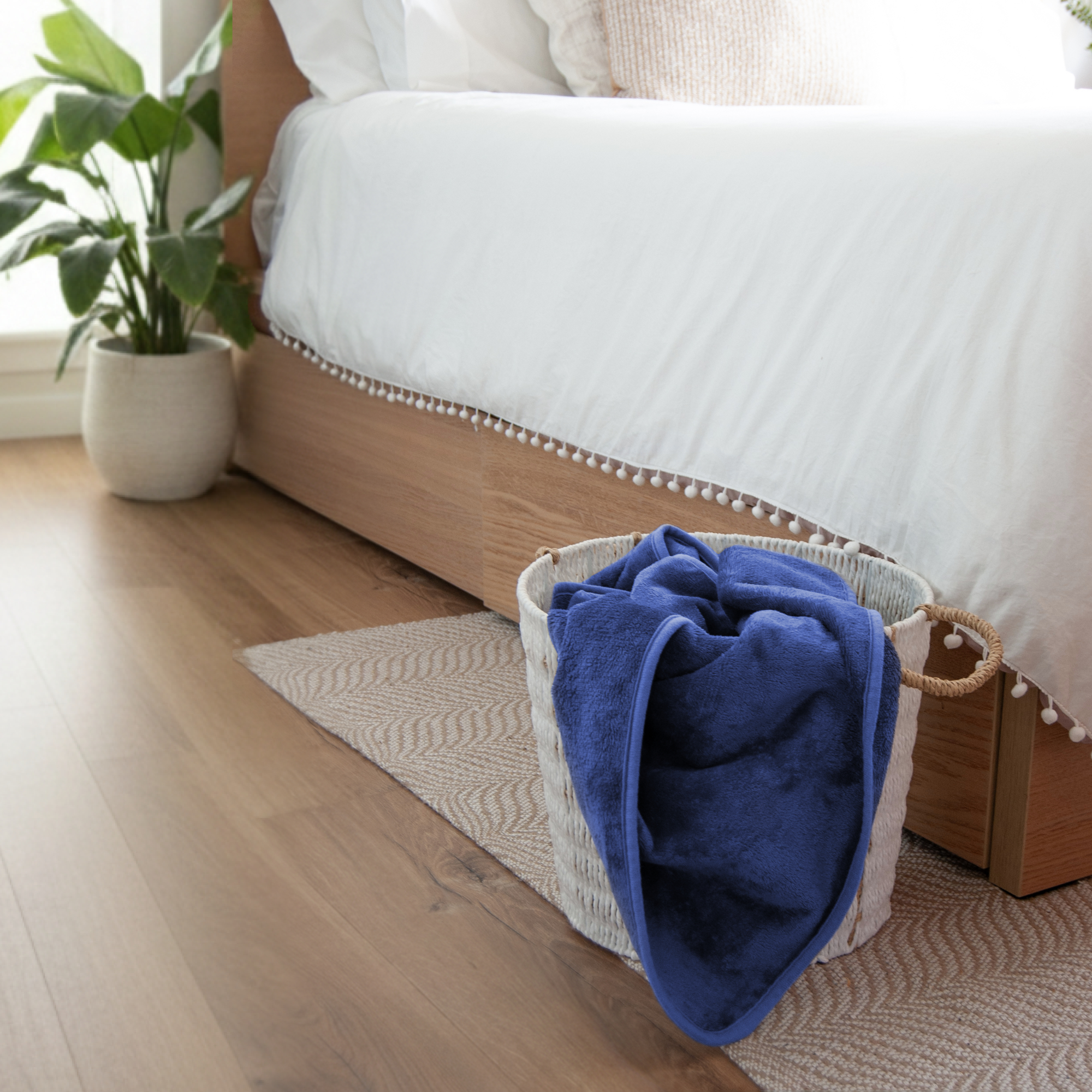 Velvety Waterproof Blanket - Image 9